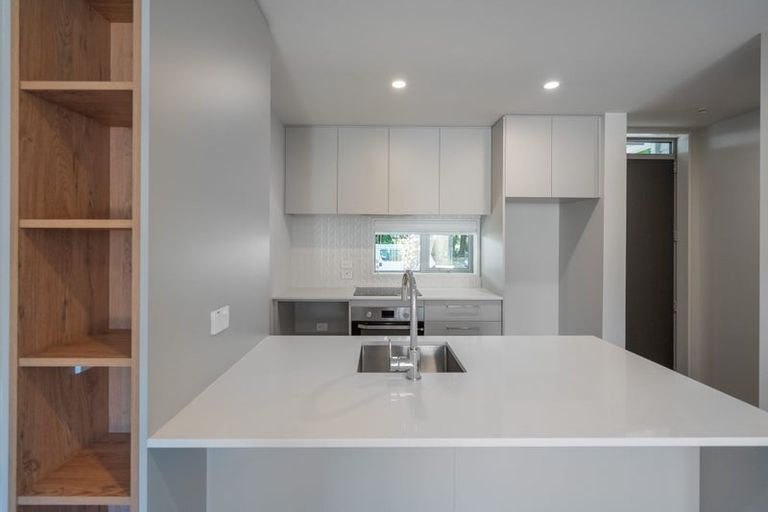 Photo of property in 2/21 Linwood Avenue, Linwood, Christchurch, 8011