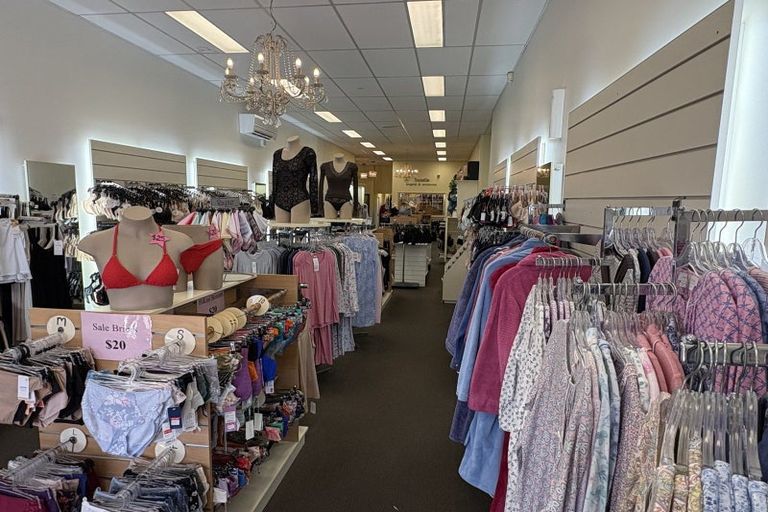 Photo of property in 108 Heretaunga Street, Palmerston North, 4414