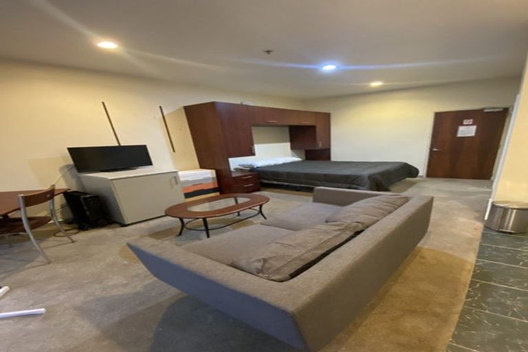 Photo of property in Atrium Towers, 4h/154 The Terrace, Wellington Central, Wellington, 6011