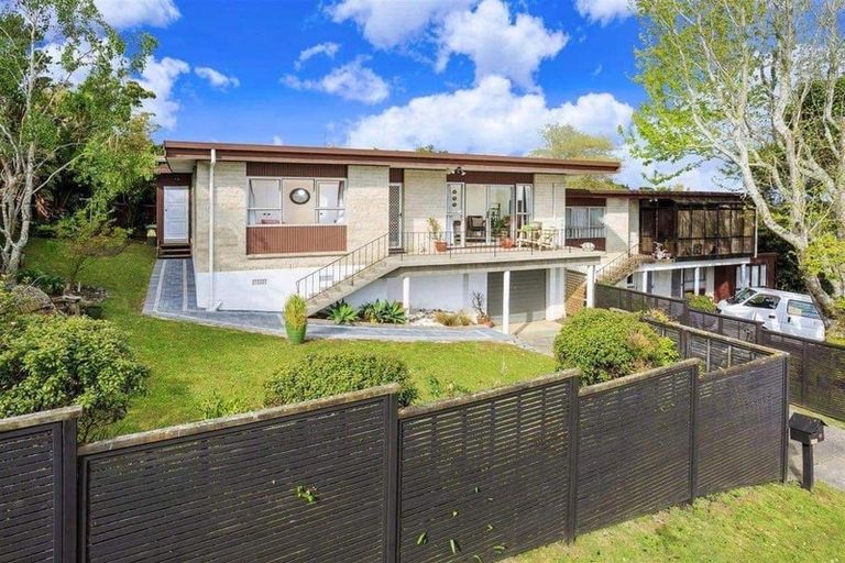 Photo of property in 2/2 Northwick Place, Hillcrest, Auckland, 0627