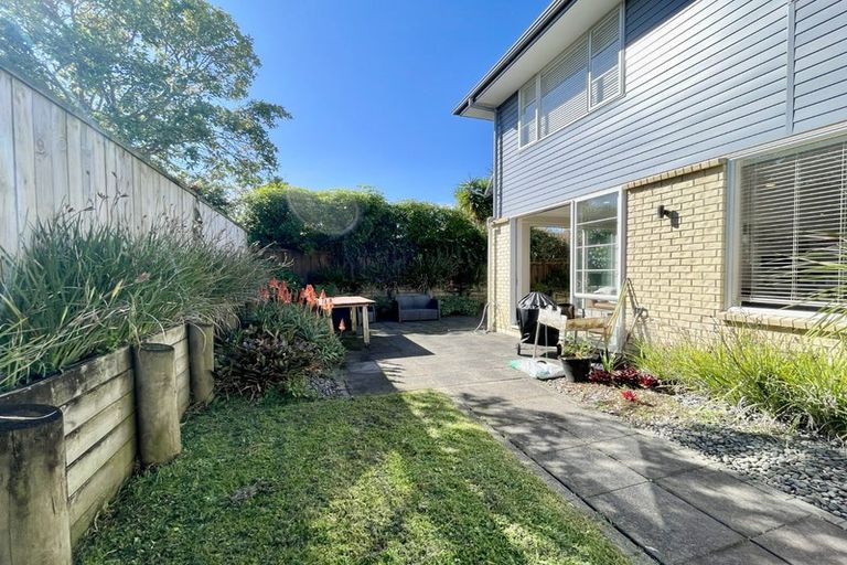 Photo of property in 40c Waiake Street, Torbay, Auckland, 0630