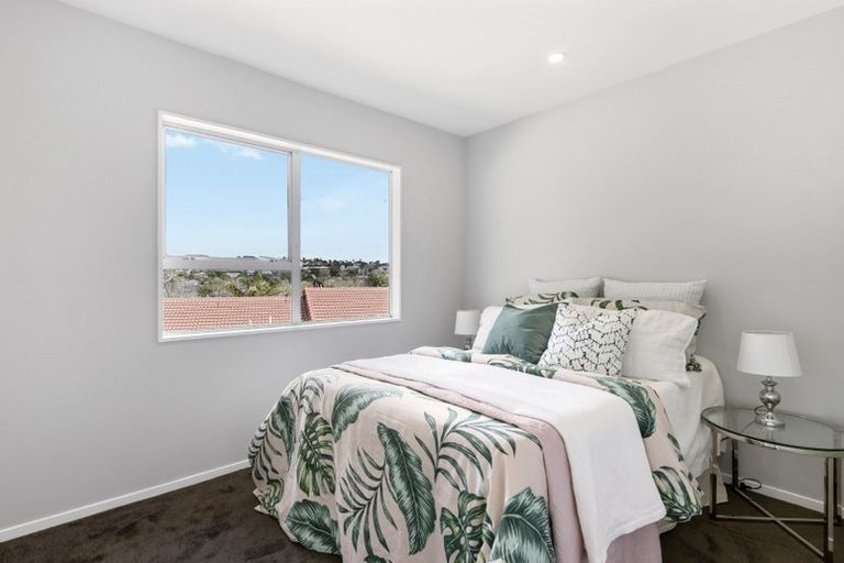 Photo of property in 9 Atlantis Place, Totara Vale, Auckland, 0629