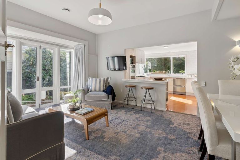 Photo of property in 4 Kenwyn Avenue, St Albans, Christchurch, 8052