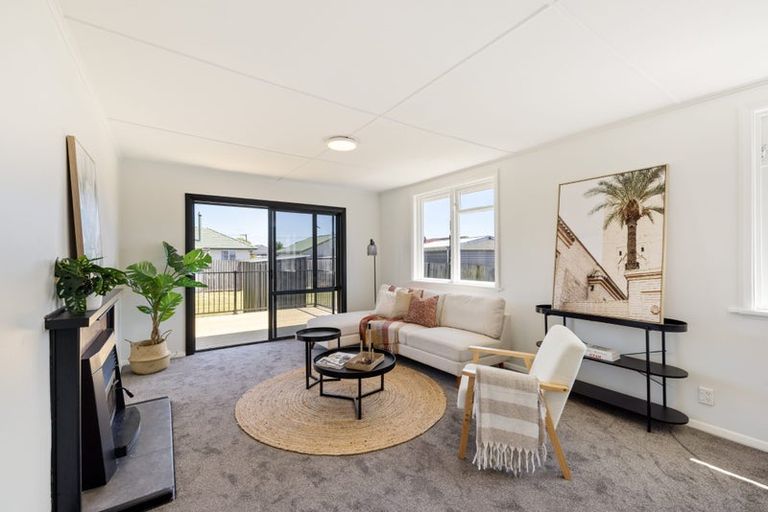 Photo of property in 23 Lambeth Crescent, Northcote, Christchurch, 8052