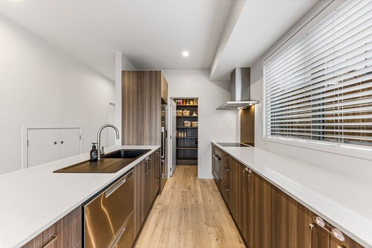 Photo of property in 15 Pakoro Close, Hobsonville, Auckland, 0618