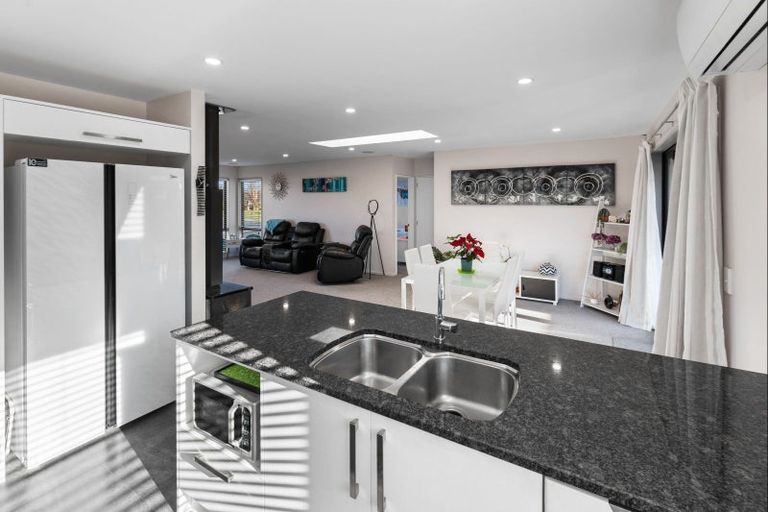 Photo of property in 27 Faringdon Boulevard, Rolleston, 7615