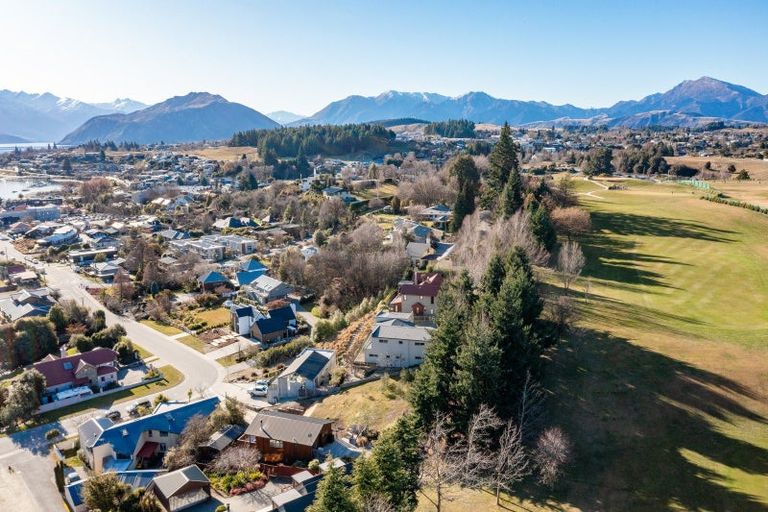 Photo of property in 4 Tenby Street, Wanaka, 9305