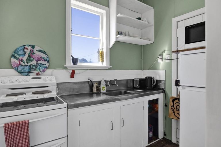 Photo of property in 57 Domett Street, Opunake, 4616