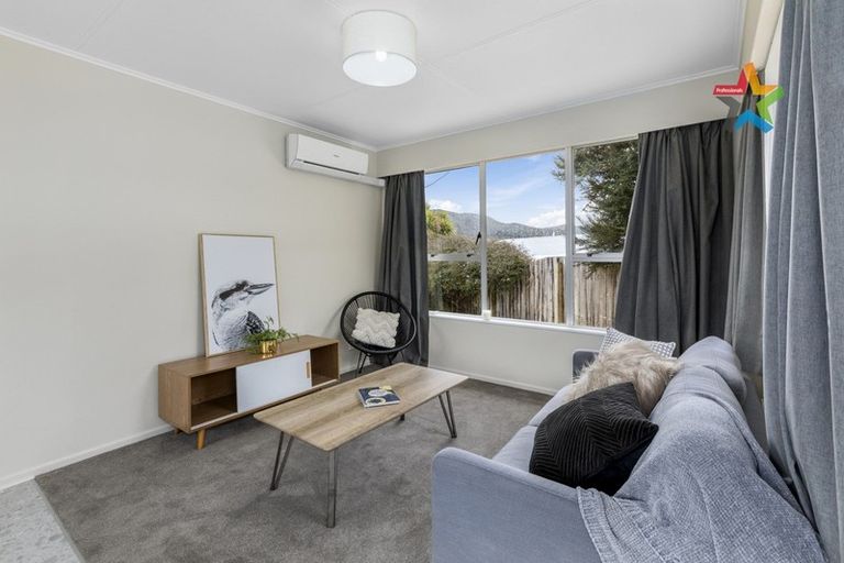 Photo of property in 15b Pencarrow Crescent, Wainuiomata, Lower Hutt, 5014