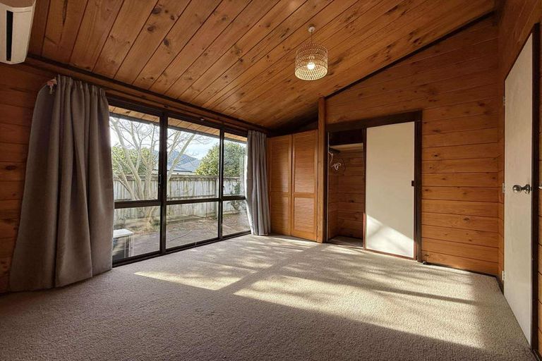 Photo of property in 2/68 Gibbons Street, Ebdentown, Upper Hutt, 5018