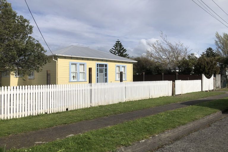 Photo of property in 17 Waite Street, Featherston, 5710
