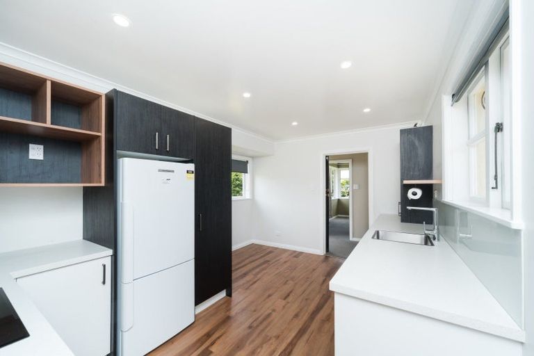 Photo of property in 3 Montrose Place, Takaro, Palmerston North, 4412