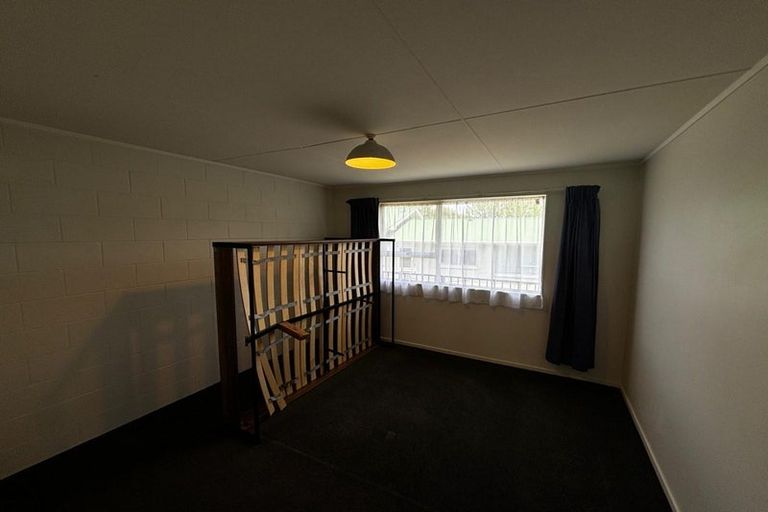 Photo of property in 31 Cumberland Street, Merrilands, New Plymouth, 4312