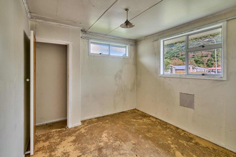 Photo of property in 6 Orewa Grove, Wainuiomata, Lower Hutt, 5014