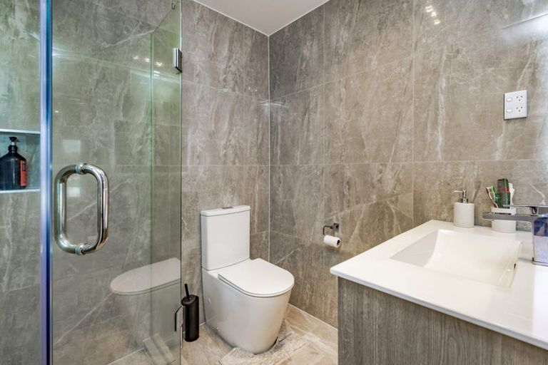 Photo of property in 18 Survila Street, Takanini, 2110