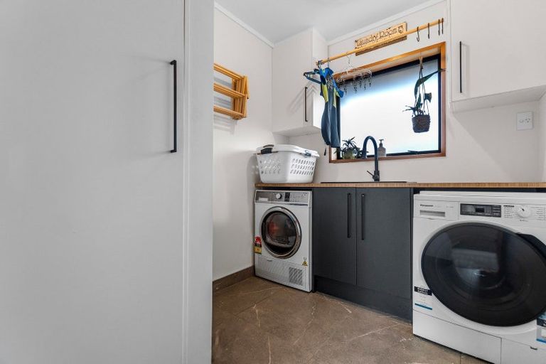 Photo of property in 28 Lachlan Drive, Dinsdale, Hamilton, 3204