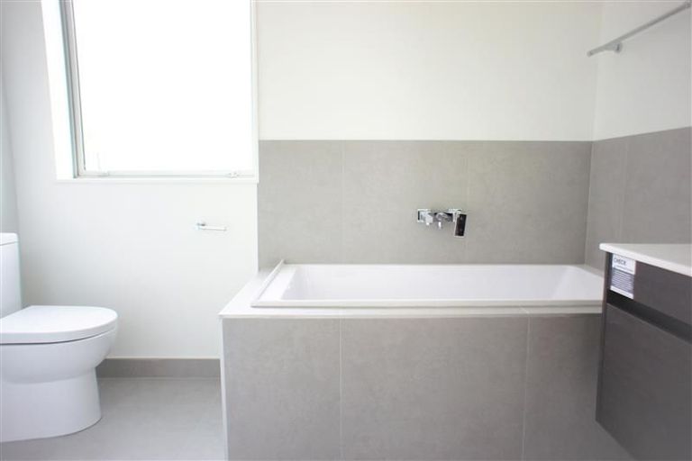 Photo of property in 3 Silvereye Road, Hobsonville, Auckland, 0616