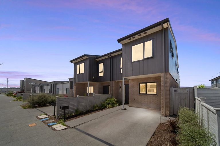 Photo of property in 4 Orona Place, Takanini, 2112