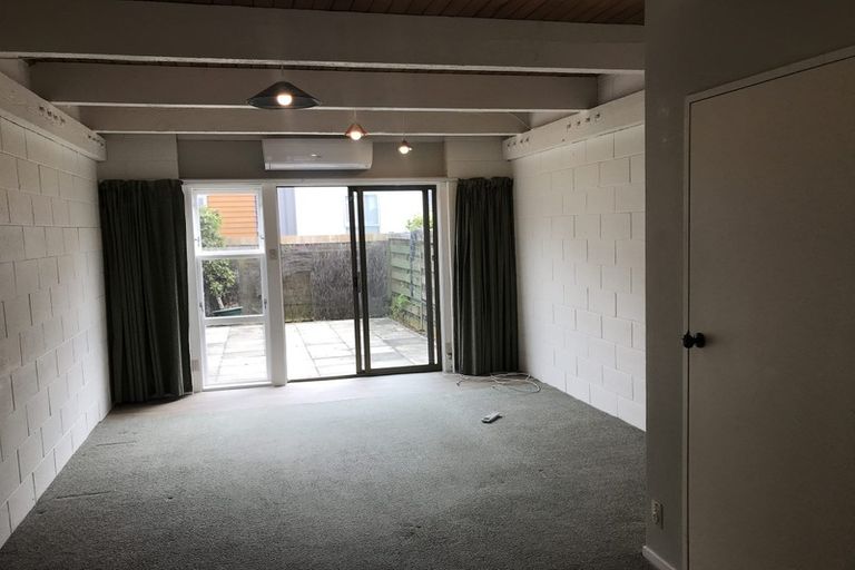 Photo of property in 20f3 Frankmoore Avenue, Johnsonville, Wellington, 6037