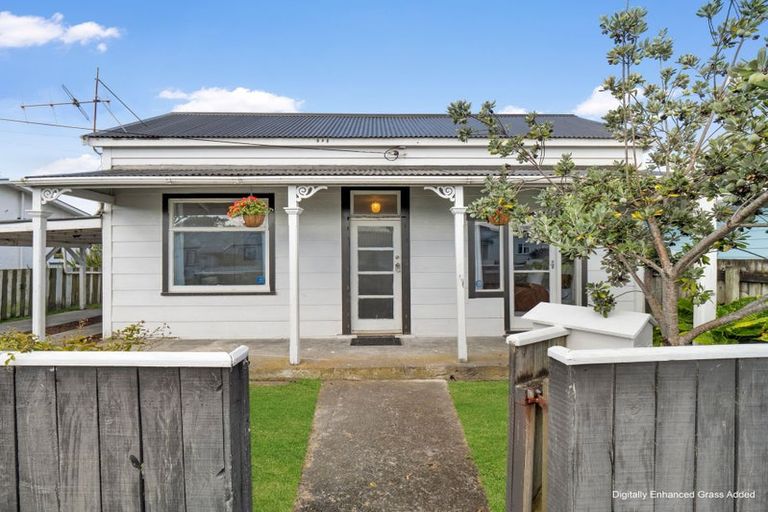 Photo of property in 7 Lowther Street, Whanganui, 4500