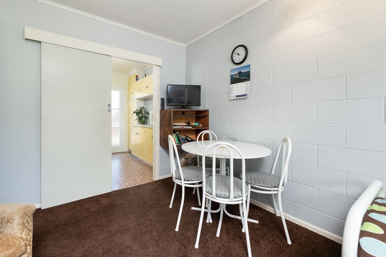 Photo of property in 40 Maunganui Road, Mount Maunganui, 3116