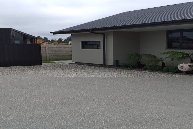 Photo of property in 8 Tahi Street, Albert Town, Wanaka, 9305