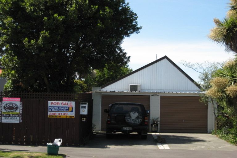 Photo of property in 98 Avonhead Road, Avonhead, Christchurch, 8042