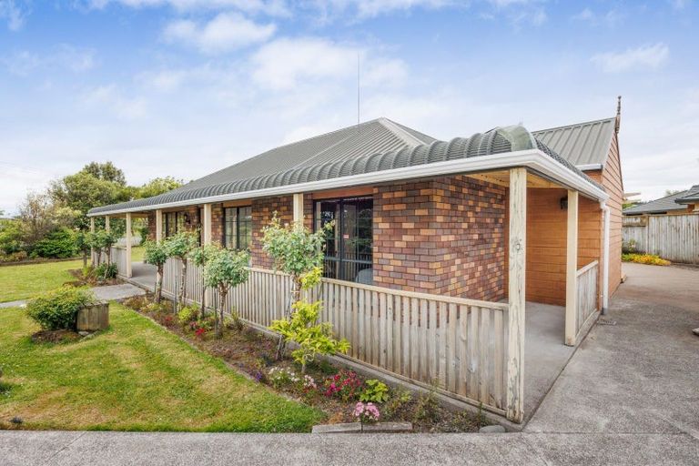 Photo of property in 174 Kelvin Grove Road, Kelvin Grove, Palmerston North, 4414
