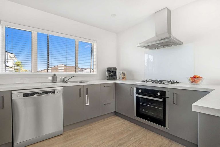 Photo of property in 8 Verdot Close, Kumeu, 0810
