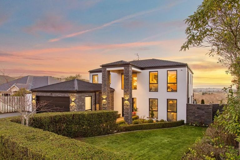 Photo of property in 28 Highcrest Heights, Westmorland, Christchurch, 8025