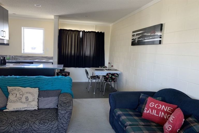 Photo of property in 21 The Mall, Mount Maunganui, 3116