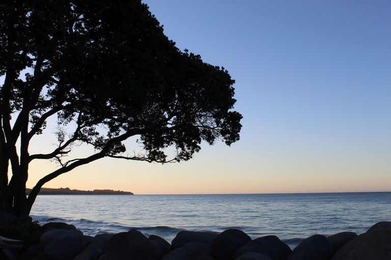 Photo of property in 25-27 Onaero Beach Road, Onaero, Waitara, 4383