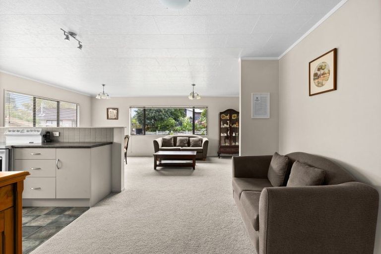 Photo of property in 4 Padfield Place, Havelock North, 4130