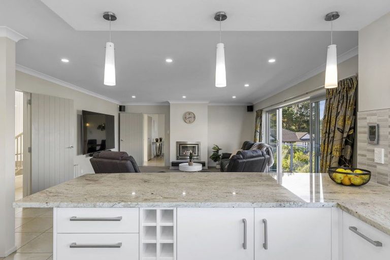 Photo of property in 34 Arahiwi Grove, Tirohanga, Lower Hutt, 5010