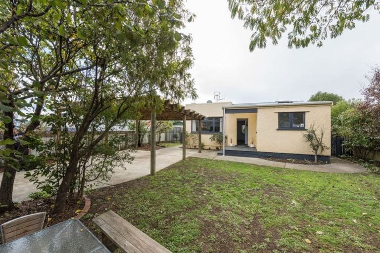 Photo of property in 8 Parkers Road, Tahunanui, Nelson, 7011