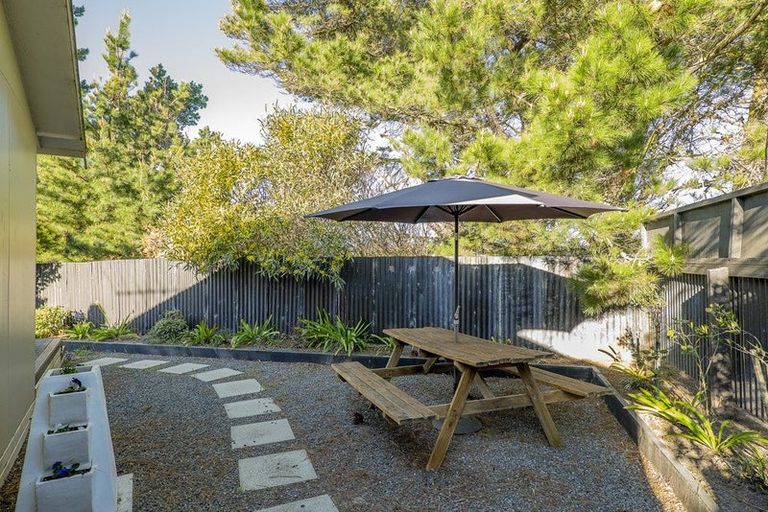 Photo of property in 15 South Crescent, Amberley, 7481