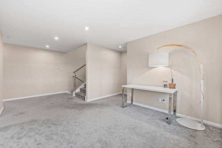 Photo of property in 11 Matisse Drive, West Harbour, Auckland, 0618
