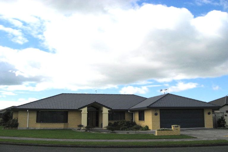 Photo of property in 39 Easton Way, Levin, 5510