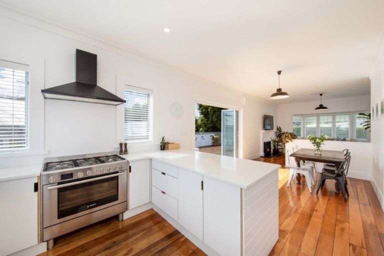 Photo of property in 1 Queen Street, Riverhead, 0820