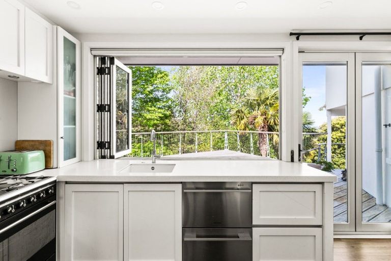 Photo of property in 33 Simla Terrace, Hospital Hill, Napier, 4110