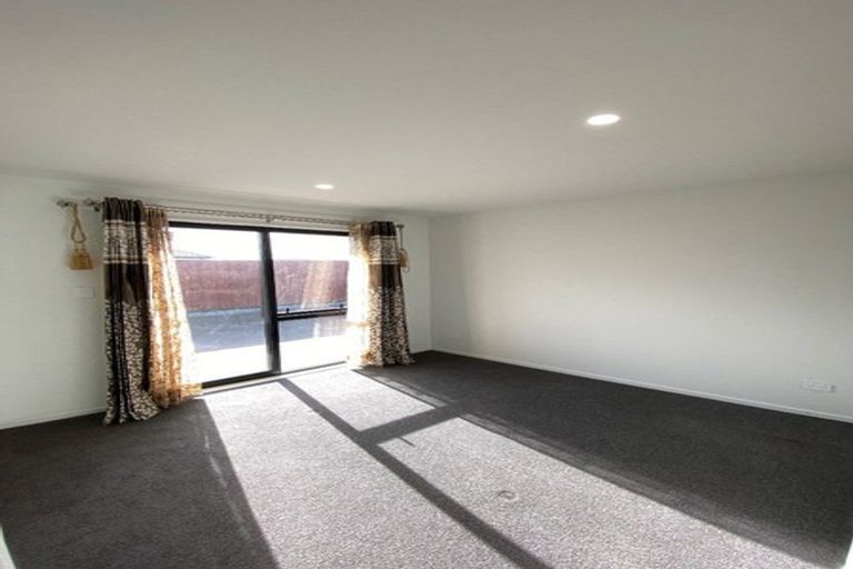 Photo of property in 6 Crosado Place, Rolleston, 7614