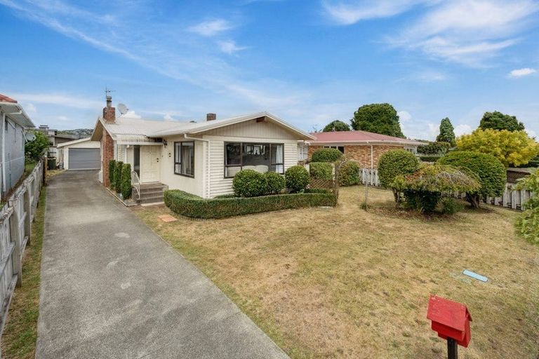 Photo of property in 32 Lawrie Avenue, Pukekohe, 2120