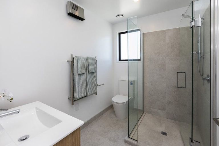 Photo of property in 46b Division Street, Riccarton, Christchurch, 8041