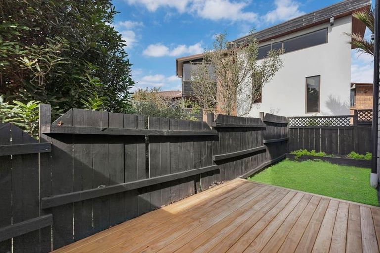 Photo of property in 2d Gordon Stanley Drive, Massey, Auckland, 0614