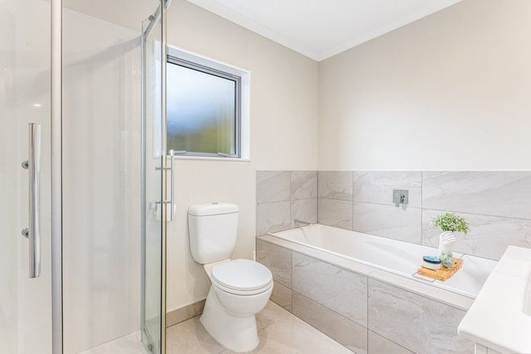 Photo of property in 5 Pacific View, Whitby, Porirua, 5024