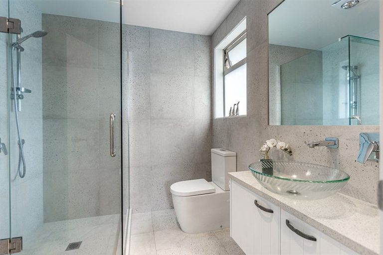 Photo of property in 6a Moera Place, Stanmore Bay, Whangaparaoa, 0932