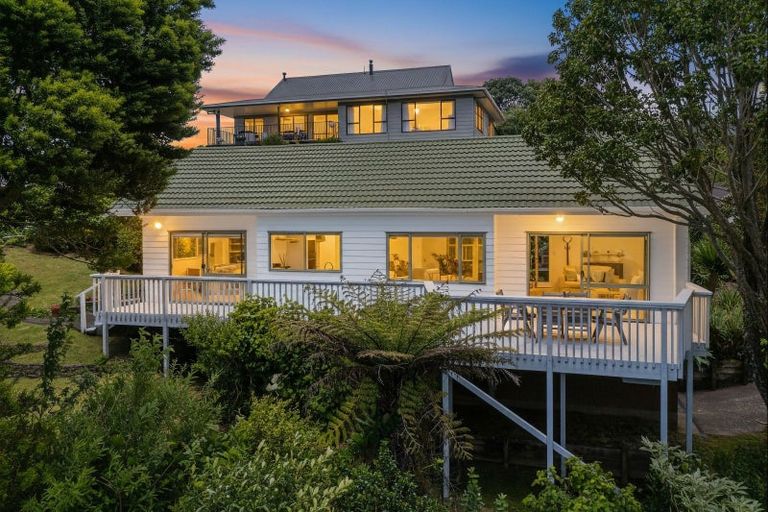 Photo of property in 2 Tairua Heights, Tairua, 3508