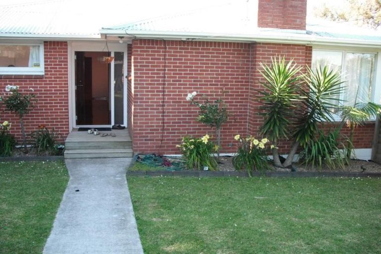 Photo of property in 140 Luckens Road, West Harbour, Auckland, 0618