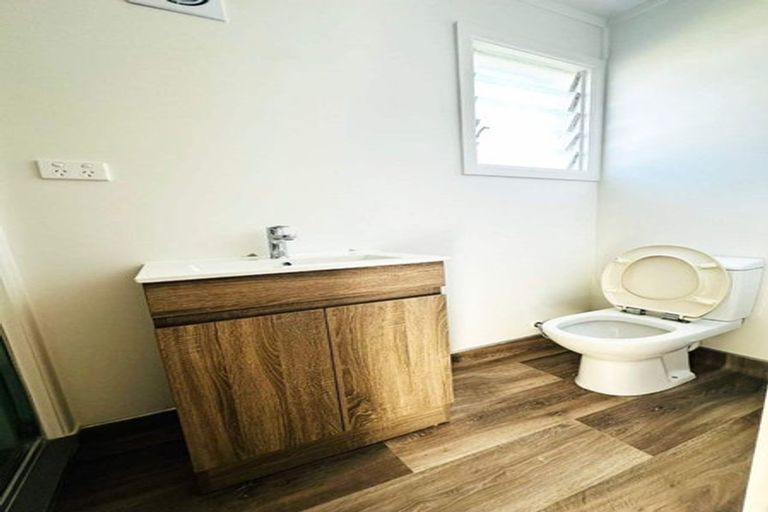 Photo of property in 48a Woodlands Crescent, Browns Bay, Auckland, 0630