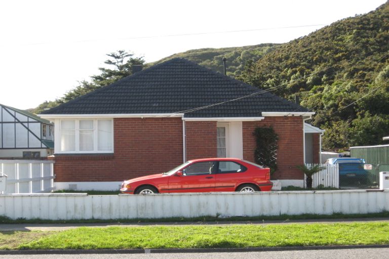 Photo of property in 11 Kowhai Street, Naenae, Lower Hutt, 5011